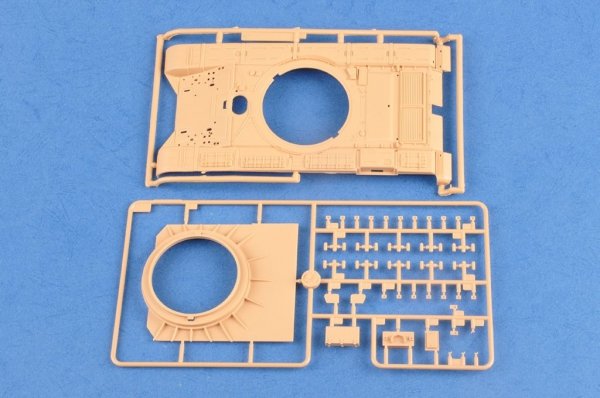 Hobby Boss 83835 GCT 155mm AU-F1 SPH Based on T-72 (1:35)
