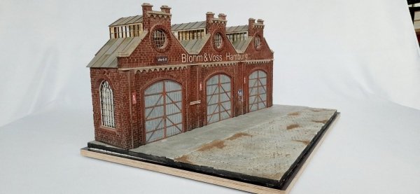RT-Diorama 35285 Diorama-Base: &quot;Industrial Hangars&quot; 1/35