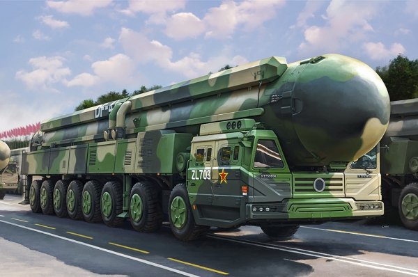 Hobby Boss 82963 DF-41 ICBM