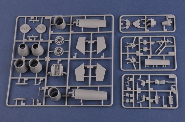 Hobby Boss 81713 Su-27UB Flanker C 1/48