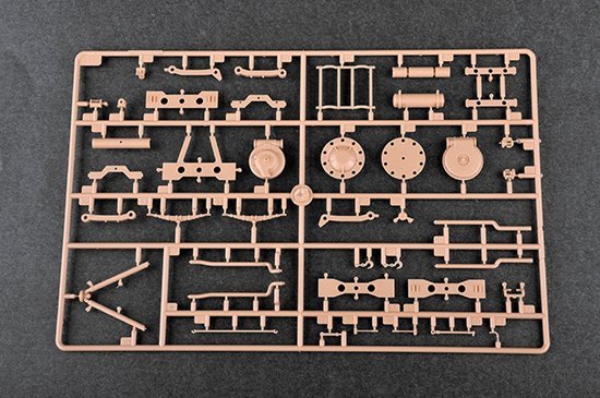 Trumpeter 09538 Sd.Kfz.8 (DB9)Half-Track Artillery Tractor 1/35