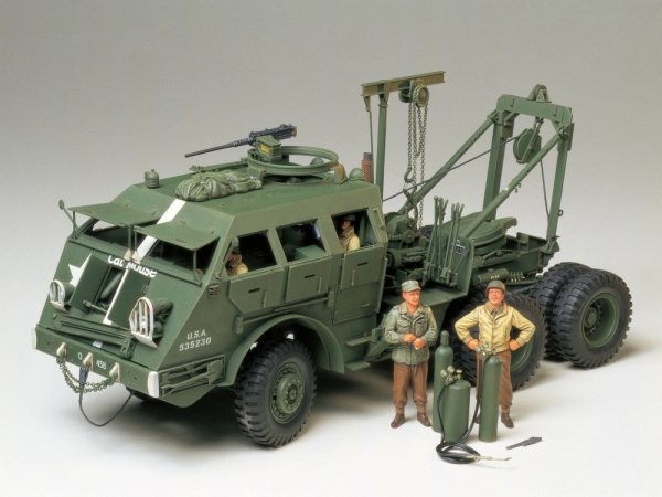 Tamiya 35244 M26 Armored Tank Recovery Vehicle (1:35)