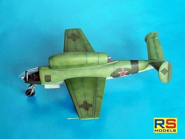 RS Models 92268 Henschel Hs-132 B 1/72