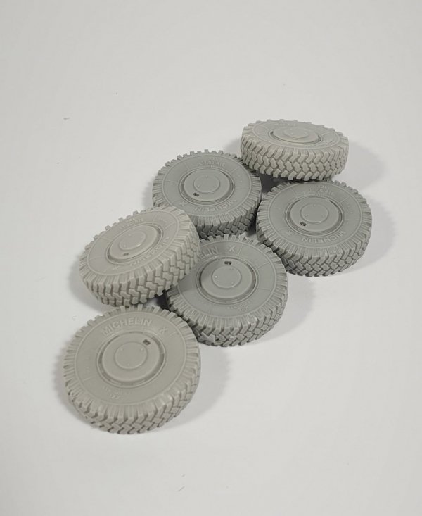 Panzer Art RE35-748 IFV “Puma” 6×6 Road wheels 1/35