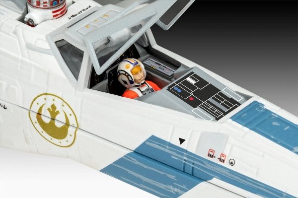 Revell 06791 Star Wars: The Mandalorian and Grogu New Republic X-Wing Fighter 1/57