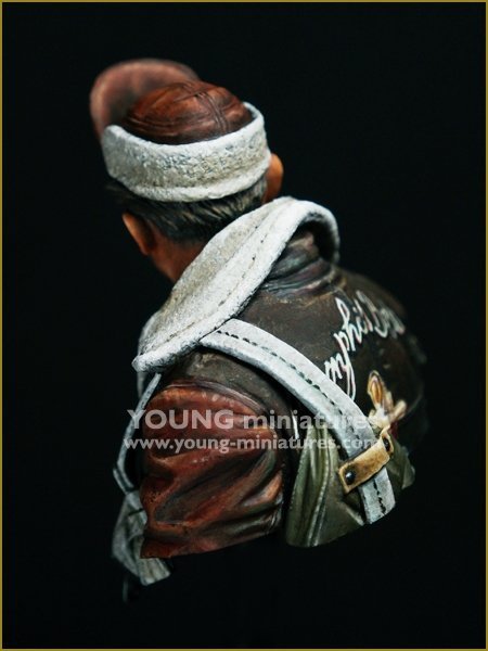 Young Miniatures YM1862 B-17 BOMBER CREW 1/10