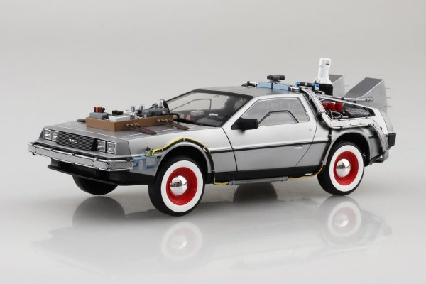Aoshima 06438 Timemachine from BACK TO THE FUTURE Part III 1/24