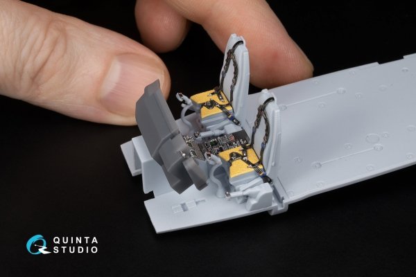 Quinta Studio QD+48483 Lynx HMA8 3D-Printed &amp; coloured Interior on decal paper ( Airfix )( with 3D-printed resin parts ) 1/48