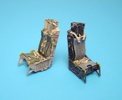 Aires 7051 ACES II ejection seats 1/72 