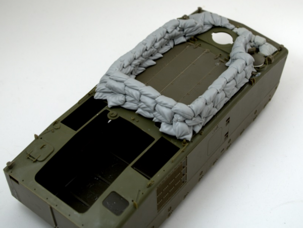 Panzer Art RE35-620 LVT-5 sandbags armor 1/35