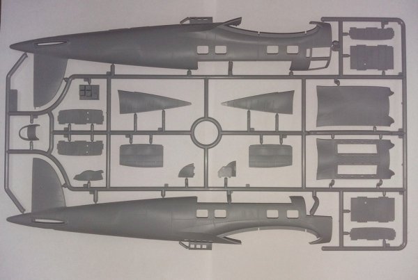ICM 48262 He 111H-6, WWII German Bomber (1:48)