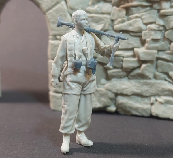 Panzer Art FI35-247 German fallschirmjager MG34 gunner 1/35