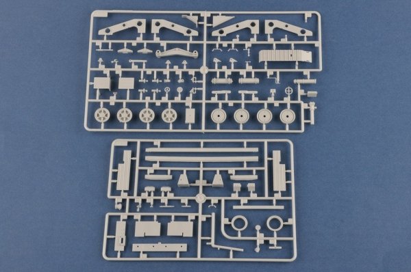 Hobby Boss 85523 Russian KrAZ-260B Tractor with MAZ/ChMZAP-5247G semitrailer 1/35