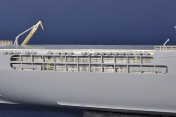 Trumpeter 05635 French Navy Helicopter Cruiser Jeanne dArc 2008 1/350