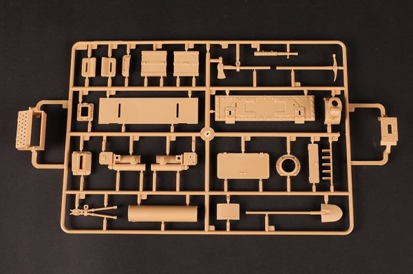 Hobby Boss 82603 38(t) tank E/F type 1/16