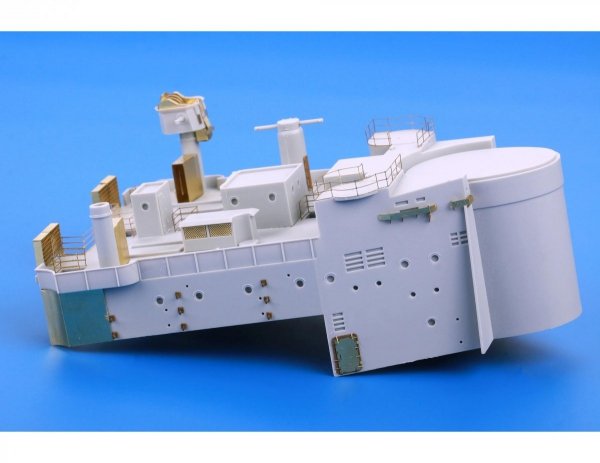 Eduard 53197 HMS Hood pt. 7 main top TRUMPETER 1/200