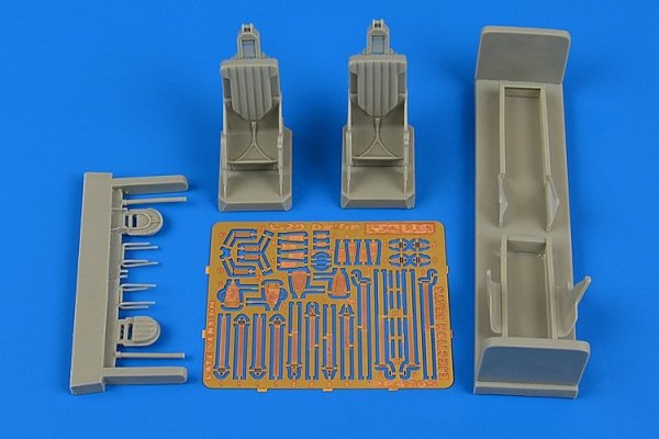 Aires 4705 L-29 Delfín ejection seats late v. 1/48 AMK