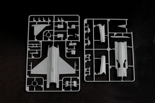 Trumpeter 01658 Chinese FC-1 Fierce Dragon (01/03 Prototype) (1:72)
