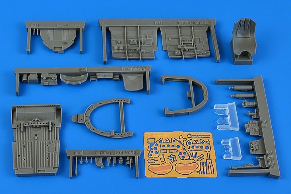 Aires 2276 Macchi MC.202 cockpit set - early v. Italeri 1/32