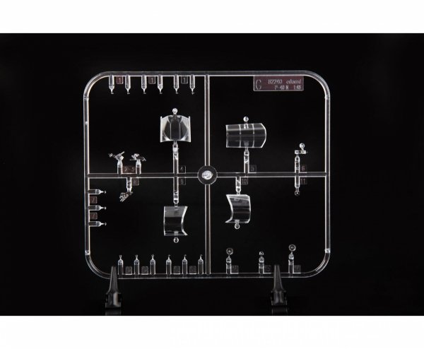 Eduard 84210 Curtiss P-40 N Warhawk - The Weekend Edition 1/48