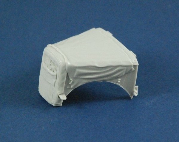 Panzer Art RE35-228 Opel Blitz engine deck with winter canvas 1/35
