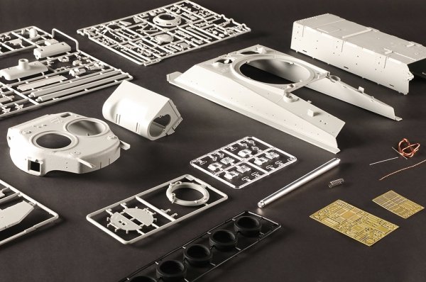 I Love Kit 61621 M4A3E8 Thunder VII - US Medium Tank 1/16