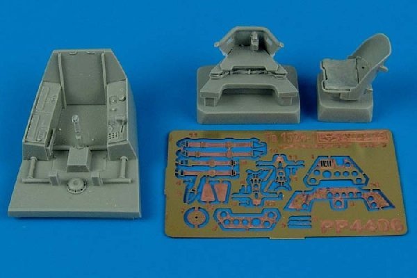 Aires 4406 Ta 152H-1 cockpit set 1/48 Italeri