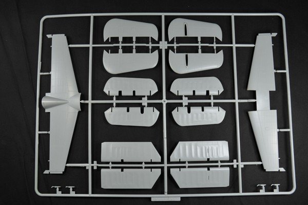 HK Models 01E02 B-25J Mitchell &quot;Strafer&quot; (1:32)