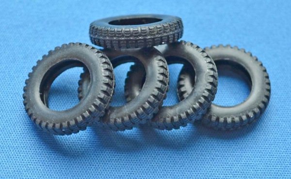 ACE 35103 0,5t Light truck 4x4 Iltis SAN w/medical mission kit 1/35