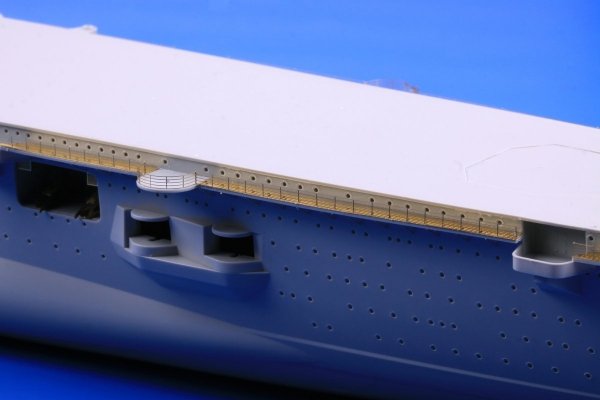 Eduard 53205 DKM Graf Zeppelin pt.2 railings TRUMPETER 1/350