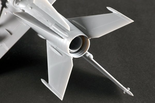 Trumpeter 02825 JJ-7A Trainer 1/48