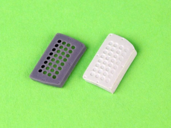 Master AM-32-139 P-51 Mustang - pokrywa wlotu powietrza do gaźnika - typ standardowy z otworami (do modelu Revell) 1/32