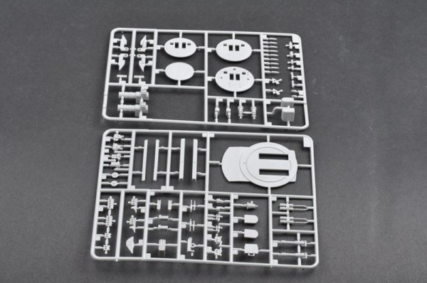 Trumpeter 03702 German Bismarck Battleship (1:200)