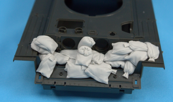 Panzer Art RE35-199 Sand armor for A27 “Cromwell” 1/35