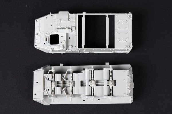 Trumpeter 07456 Stryker M1132 engineering vehicle with SOB engineering shovel 1/72