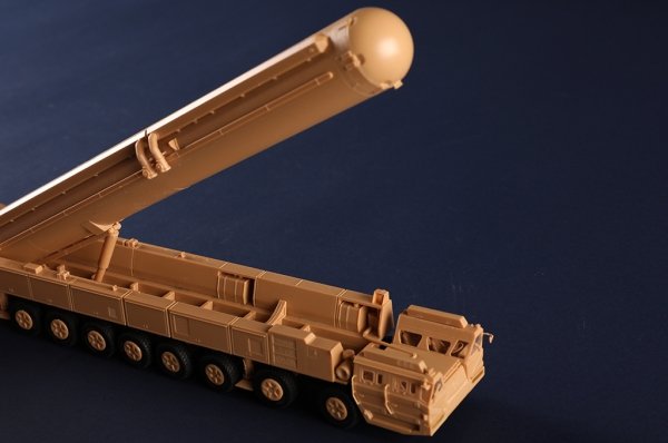Hobby Boss 82963 DF-41 ICBM 1/72