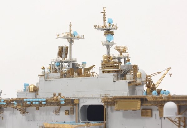 Pontos 37001R1 USS LHD-2 Essex Kit+Detail Up Set 1/350