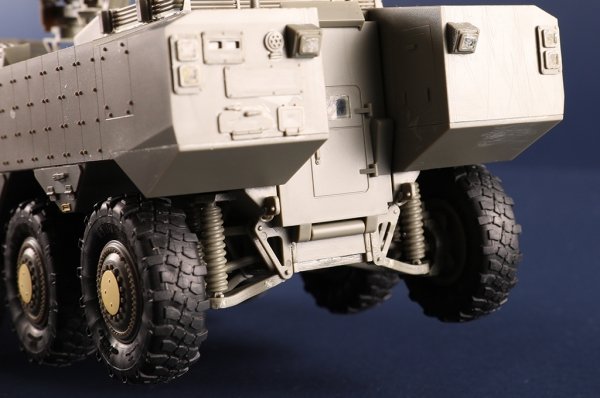 Hobby Boss 84509 IDF Eitan Wheeled APC 1/35