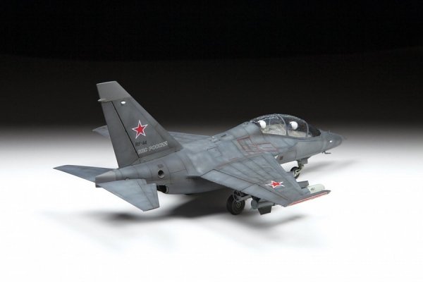 Zvezda 4818 YAK-130 &quot;MITTEN&quot; 1/48