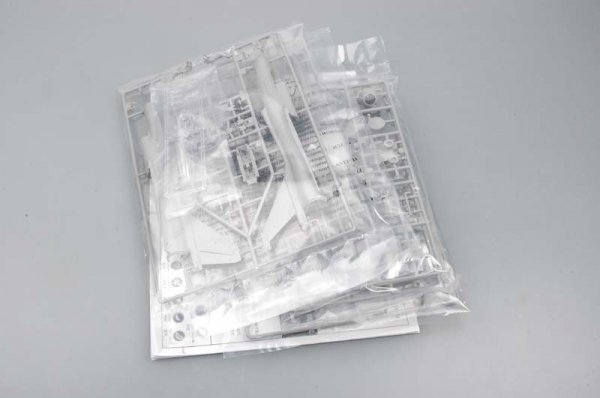 Trumpeter 01644 Chinese J-10S fighter (1:72)
