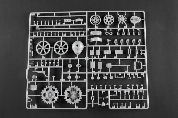 Trumpeter 00953 German Sd.Kfz.165 Hummel Late Production 1/16