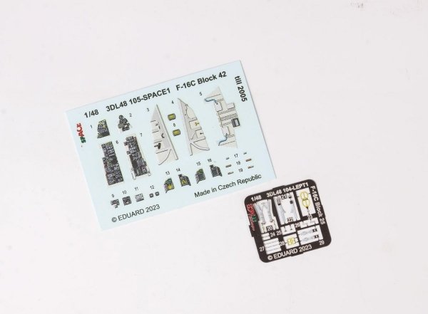 Eduard 3DL48105 F-16C Block 42 till 2005 SPACE KINETIC MODEL 1/48