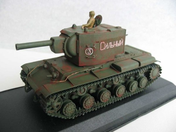 PST 72017 KV-2 Heavy Tank 1/72