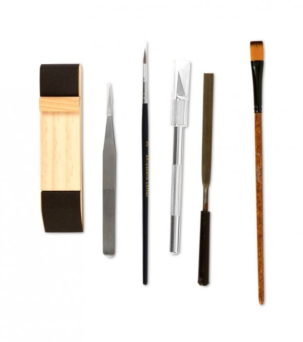 ARTESANIA LATINA 27003N Zestaw narzędzi nr 2 - frez, pędzelki, pęseta, pilnik, kołek szlifierski