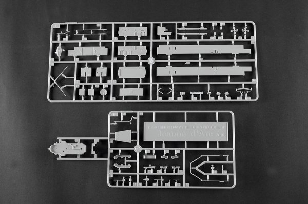 Trumpeter 05635 French Navy Helicopter Cruiser Jeanne dArc 2008 1/350