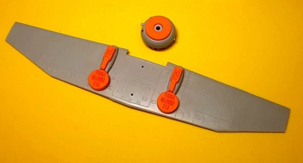 Omask 77261 Reggiane Re.2002 Ariete wheel bay plugs (for Italeri) EVA foam masks 1/72