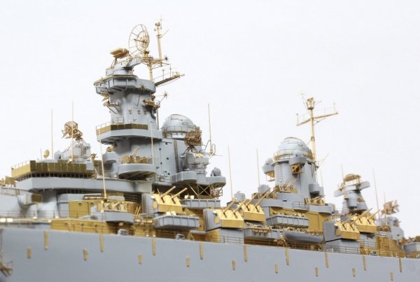 Pontos 37026FN USS BB-63 Missouri 1945 Advanced Detail Up Set (Teak tone stained wooden deck) (1:350)