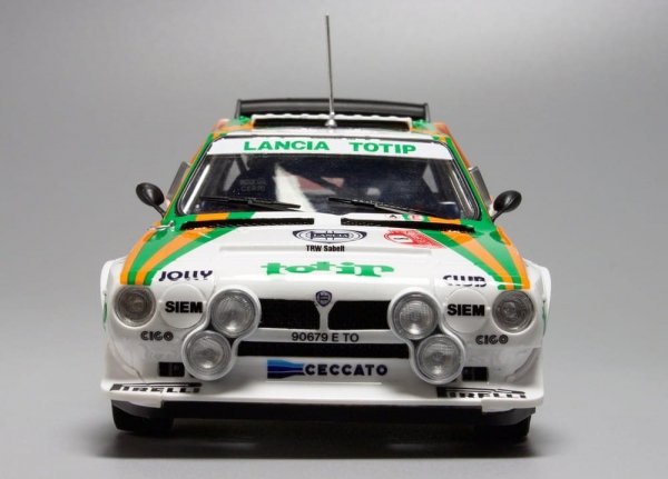 NuNu PN24005B Lancia Delta S4 '86 Sanremo Rally (Totip) + Monte Carlo 1/24