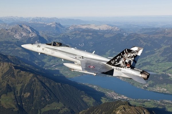 Italeri 1347 F/A-18 Hornet Tiger Meet 2012 (1:72)