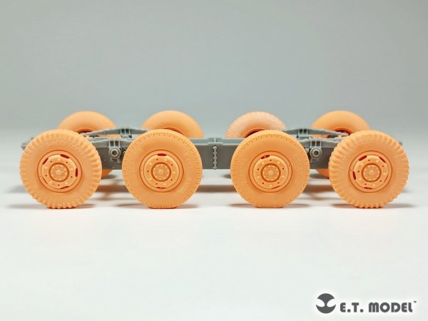 E.T. Model P35-102 WWII German Sd.Kfz.234 Small Diameter Weighted Wheels Type.2 1/35